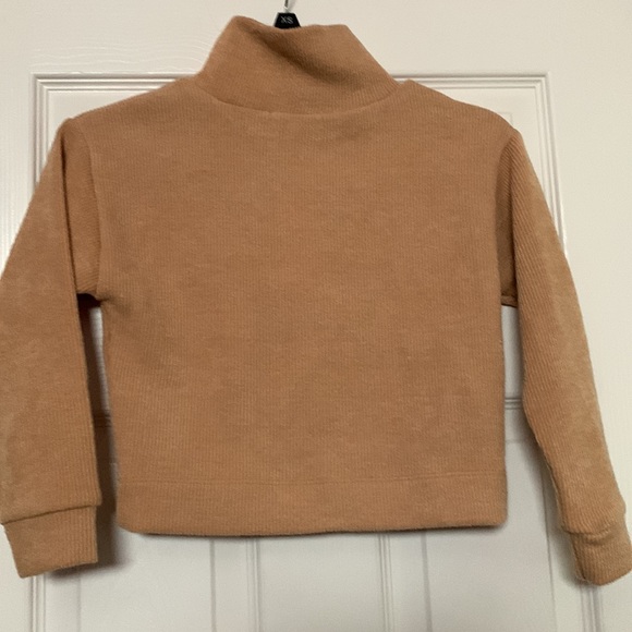 NWT Gb girls camel color mock turtle neck long sleeve ribbed top - Picture 2 of 8